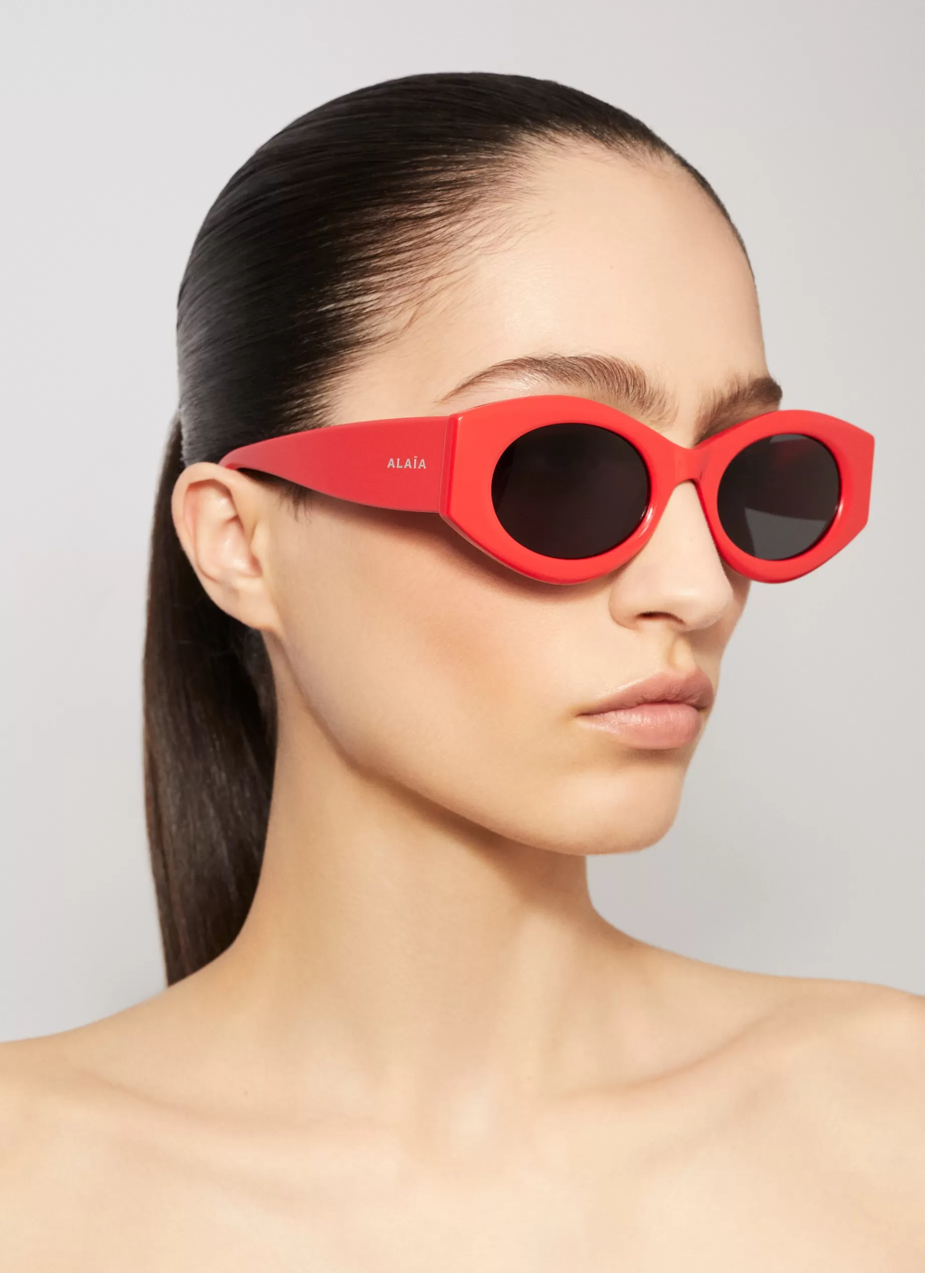 Alaïa OVALE SONNENBRILLE< Sonnenbrillen