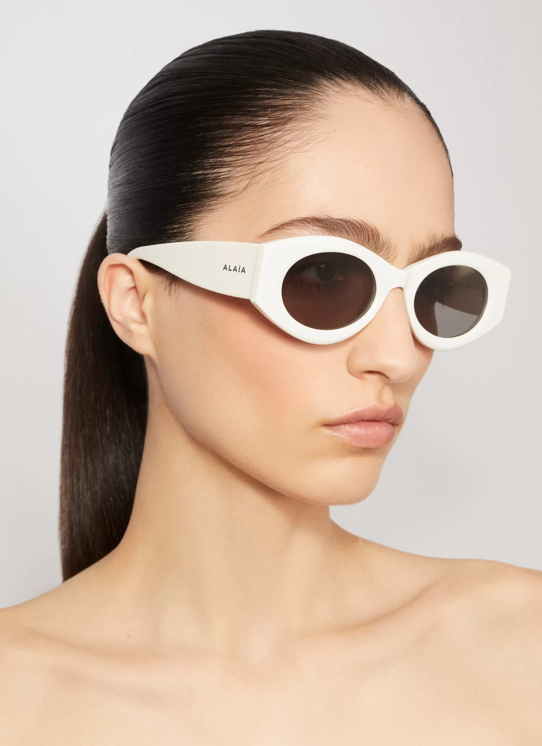 Alaïa OVALE SONNENBRILLE< Sonnenbrillen