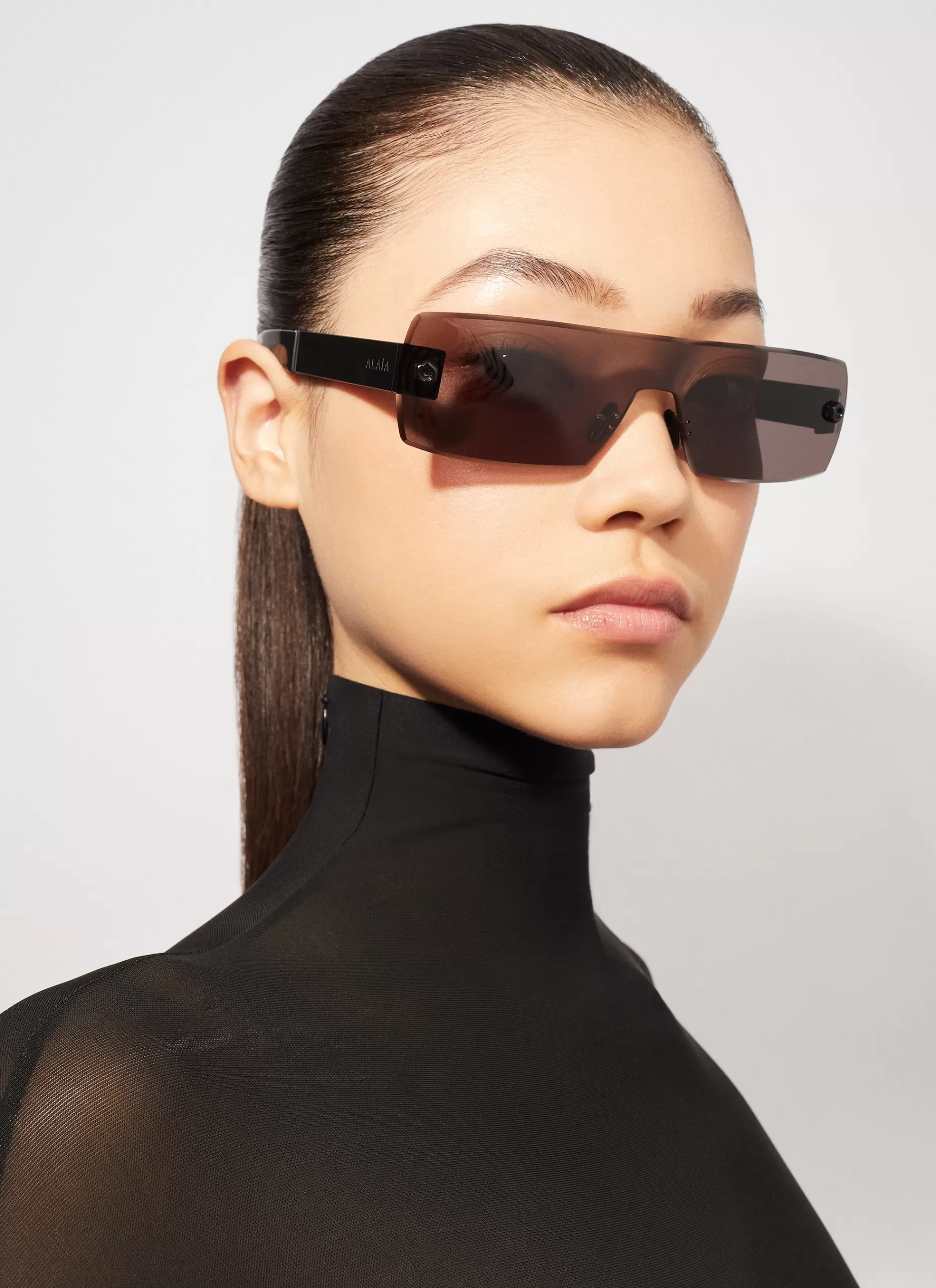 Alaïa SCHMALE MASK-SONNENBRILLE< Sonnenbrillen
