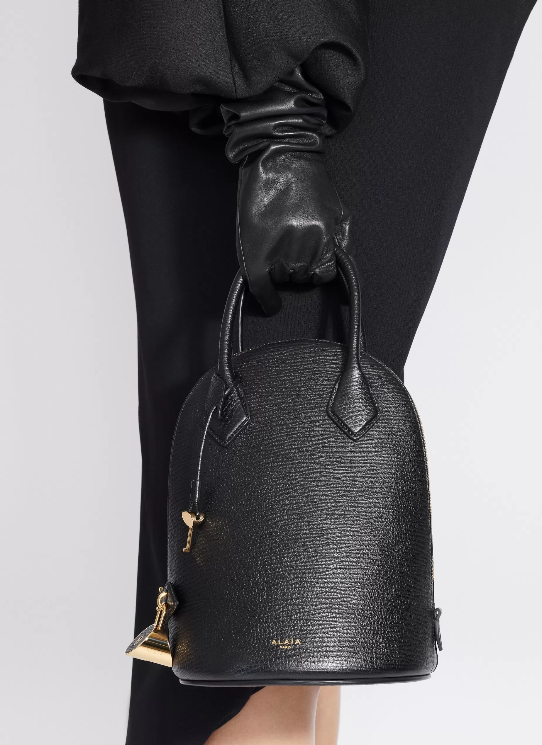 Alaïa TASCHE DOME 19 AUS KALBSLEDER< Handtaschen
