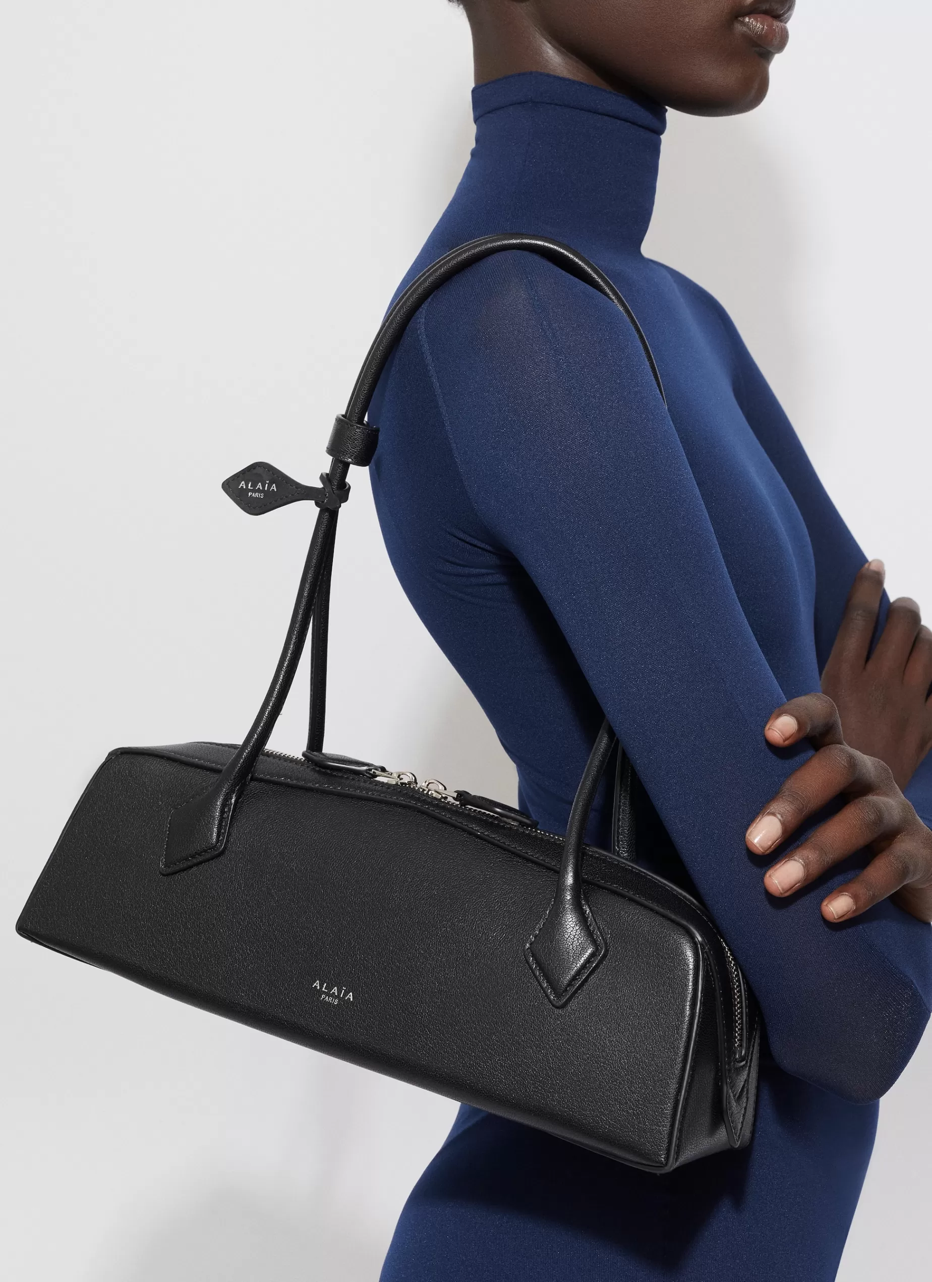 Alaïa TASCHE LE TECKEL MEDIUM AUS ZIEGENLEDER< Le Teckel