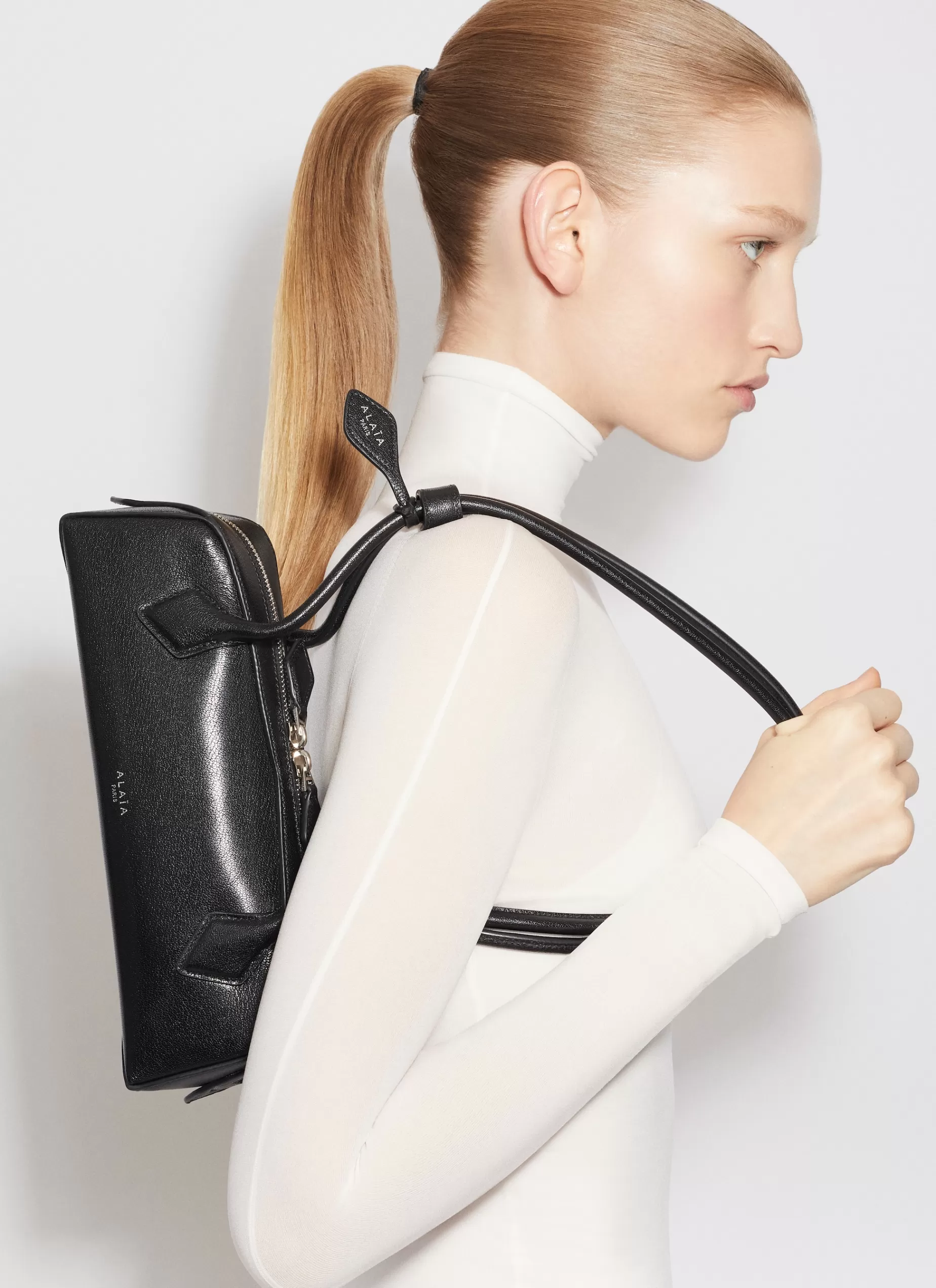 Alaïa TASCHE LE TECKEL SMALL AUS ZIEGENLEDER< Le Teckel
